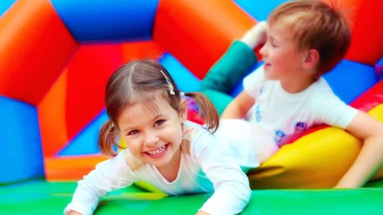 Guide to Choosing a Bounce House that Suits You Guide to Choosing a Bounce House that Suits You