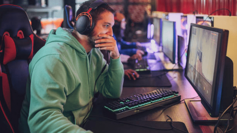 East Meets West: The Cross-Cultural Impact of Esports East Meets West The Cross-Cultural Impact of Esports