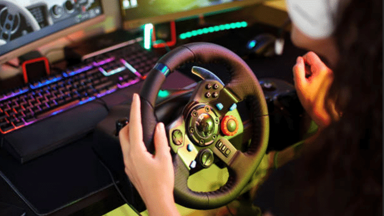 From Arcade To Simulation: The Evolution Of Car Racing Game Mechanics 